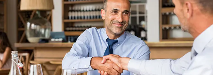 食事代の経費分類で迷わない！会議費や交際費の正しい仕訳と税務対策