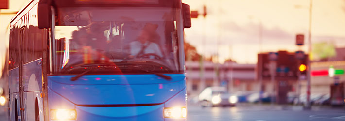 営業で市営バスを利用した場合は交通費精算に領収書は必要ですか？