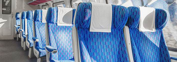 新幹線を利用する際に社員は普通車で交通費精算していますが、一部の上司だけグリーン車を利用しています。これって問題ないですか?