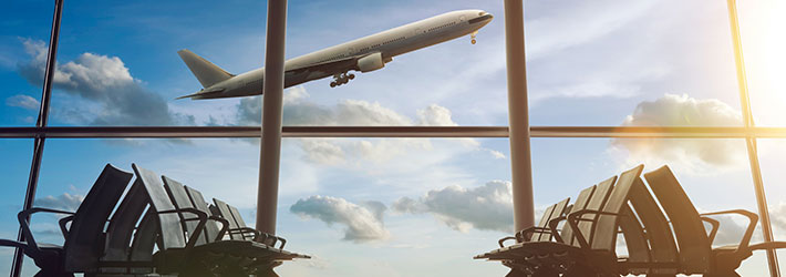航空運賃を経費精算する際には、どのような書類を添付書類とするべきでしょうか?